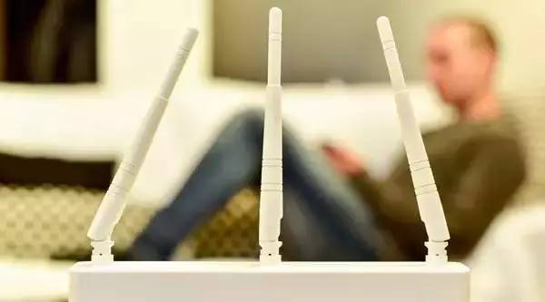 晚上睡觉要不要关 WiFi?关于辐射爸妈需要知道这些